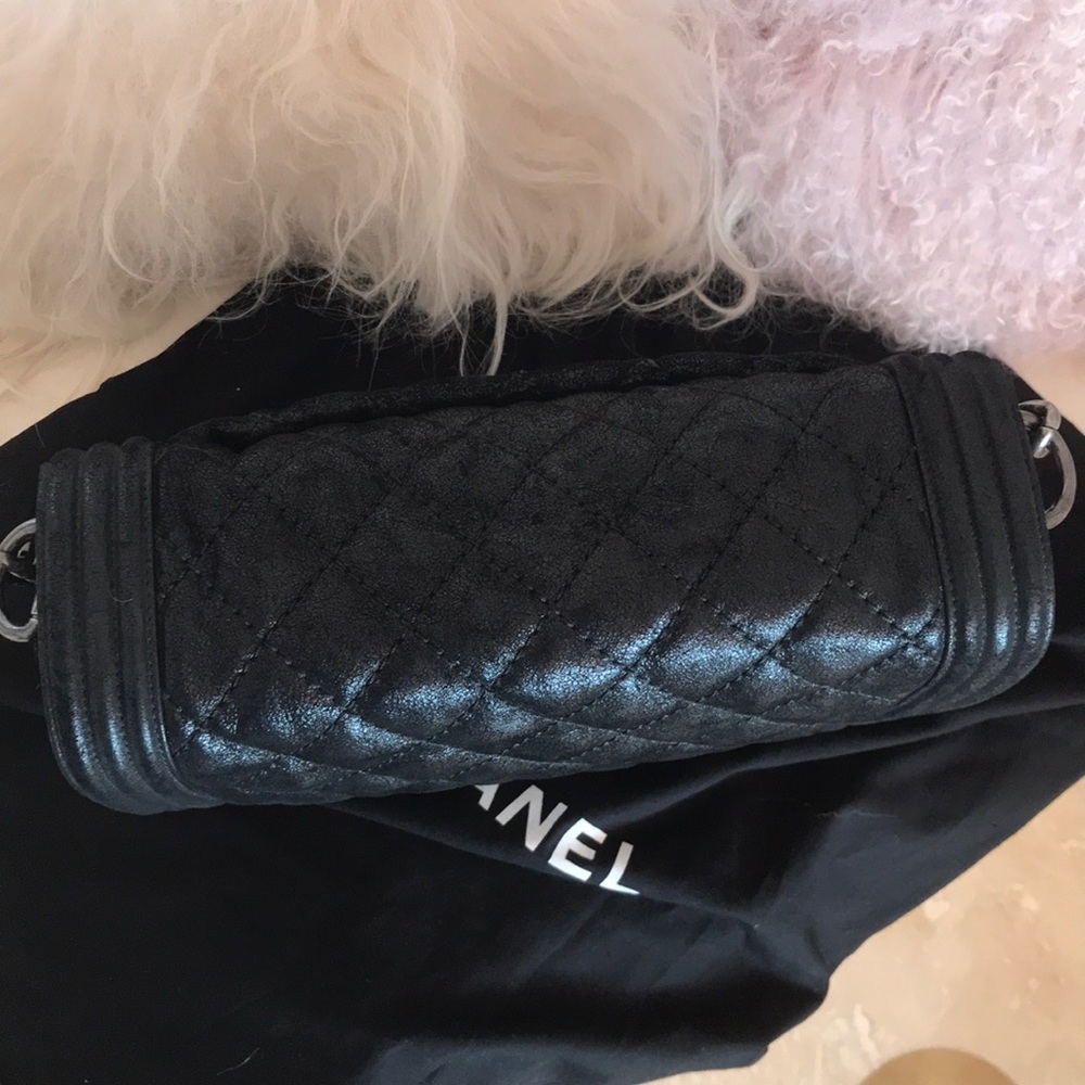 SOLD. SOLD. SOLD. SOLD🌹CHANEL BOY CROSSBODY🌹 - Picture 4 of 9